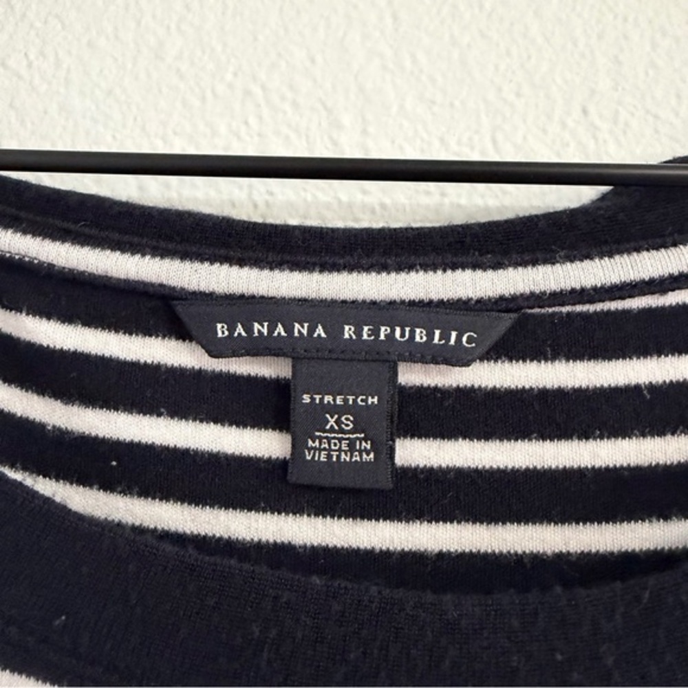 Banana‎ Republic - Striped Top - Picture 5 of 8